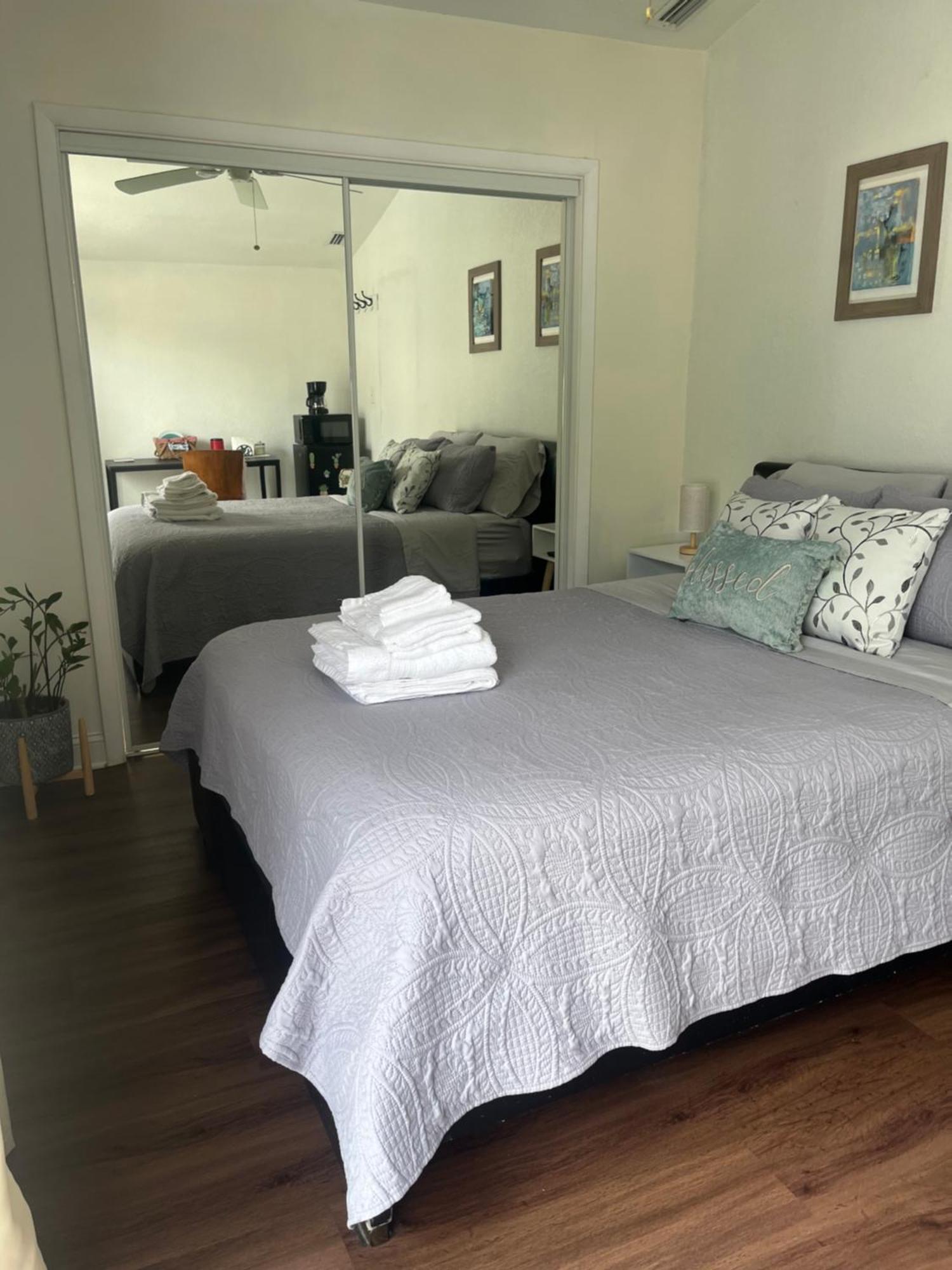 Habitacion Luminosa Y Acogedora. Холивуд Екстериор снимка