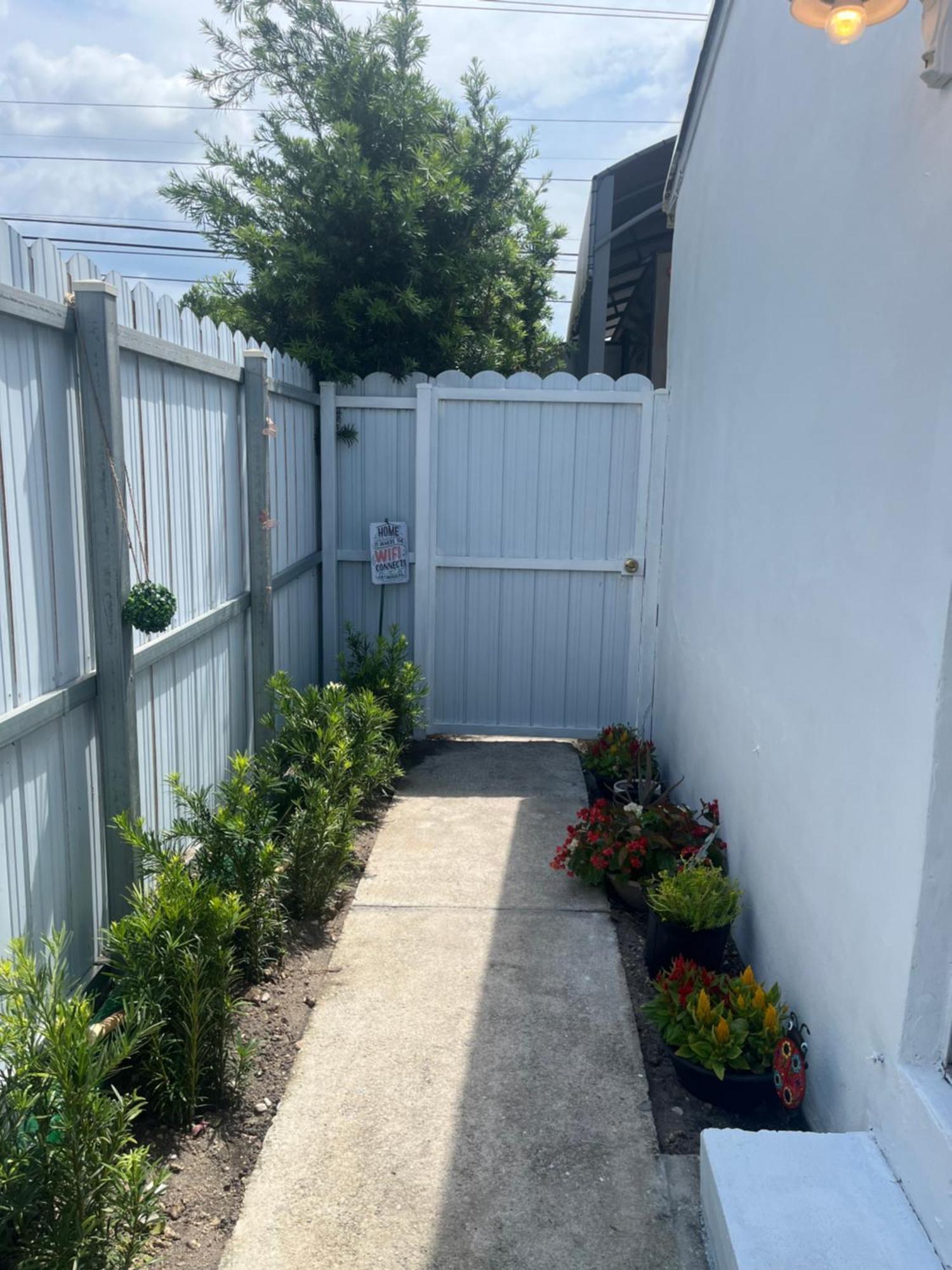 Habitacion Luminosa Y Acogedora. Холивуд Екстериор снимка